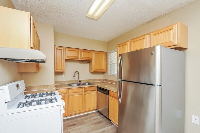 Photo - 824 Renfro Dr