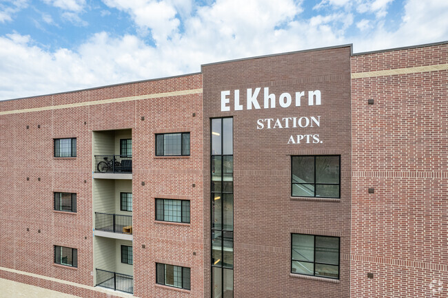 Building Photo - Elkhorn Station Rental