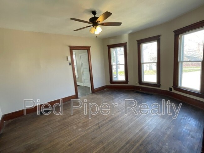 Photo - 434 1/2 S State Ave