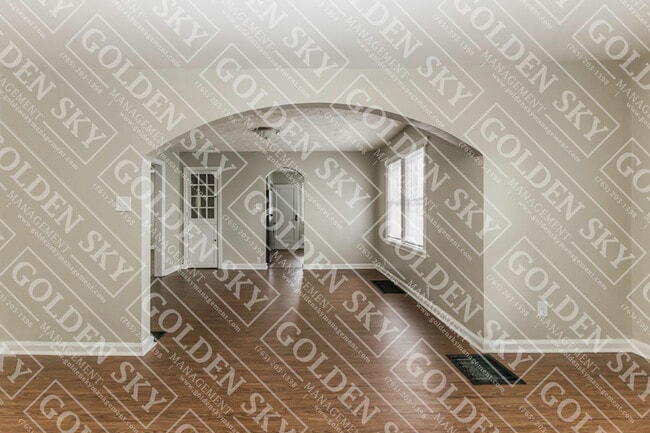 Photo - 206 W 13th St