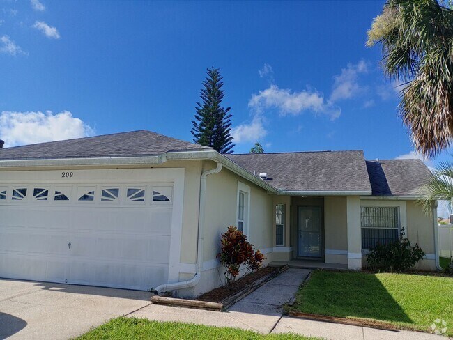 Building Photo - Kissimmee Single Family 3x2  Home!