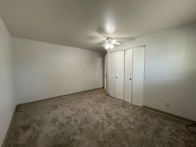 Photo - 1831 E Marshall Ave Unit 03