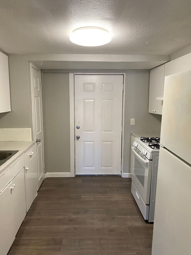 Photo - 602 Lovett Ave Unit #2