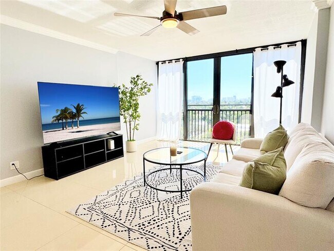 Photo - 2350 NE 14th Street Causeway Unidad 703