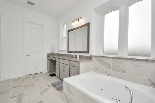 Photo - 21302 Rose Loch Ln
