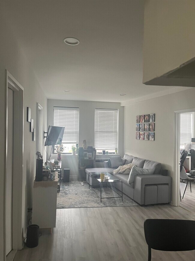 43-49-49 Van Wagenen Ave Unit 5D