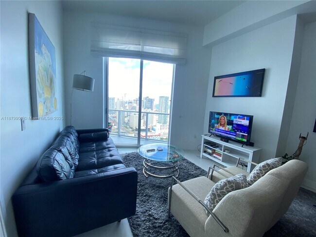 Photo - 185 SW 7th St Unidad 4405