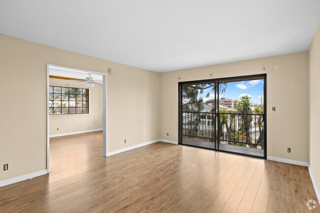3BR, 2BA - 1,200SF - Living Room
