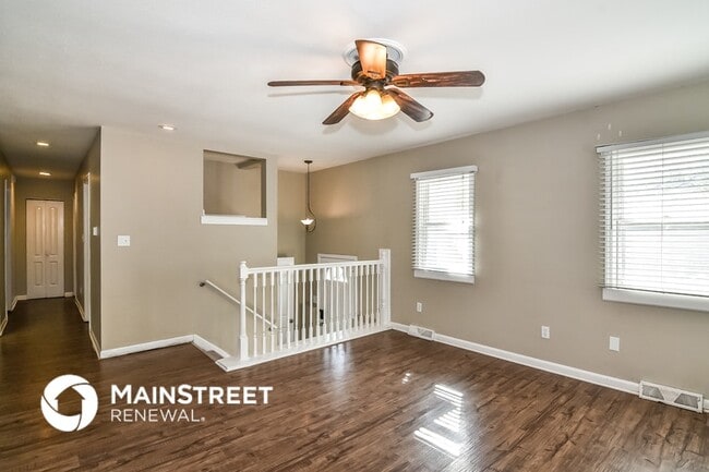 Photo - 1004 NE Westwind Ct