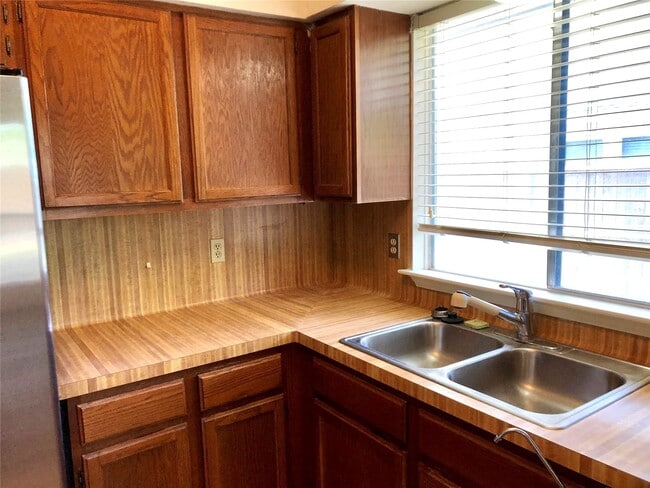 Photo - 15650 Pebble Lake Dr