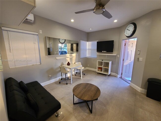 Photo - 321 Hayes St Unit 1-8