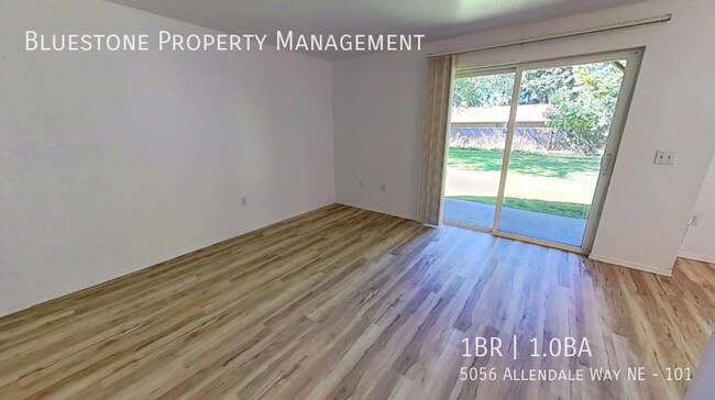 Photo - New LVP flooring in 1 Bedroom Apartment ne... Unidad 101