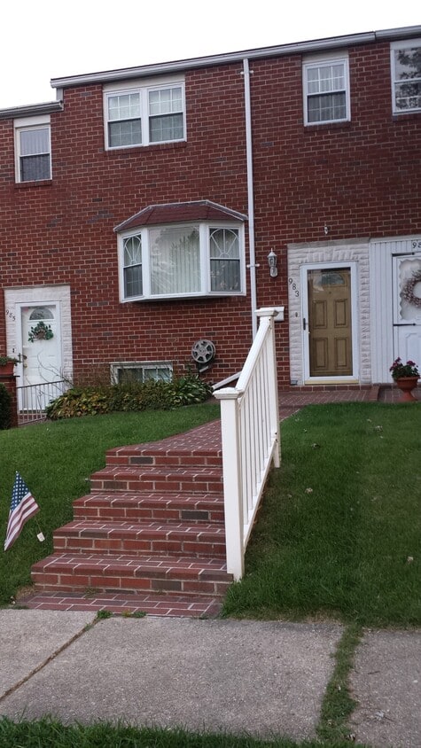Photo - 983 Regina Dr (Halethorpe, MD)