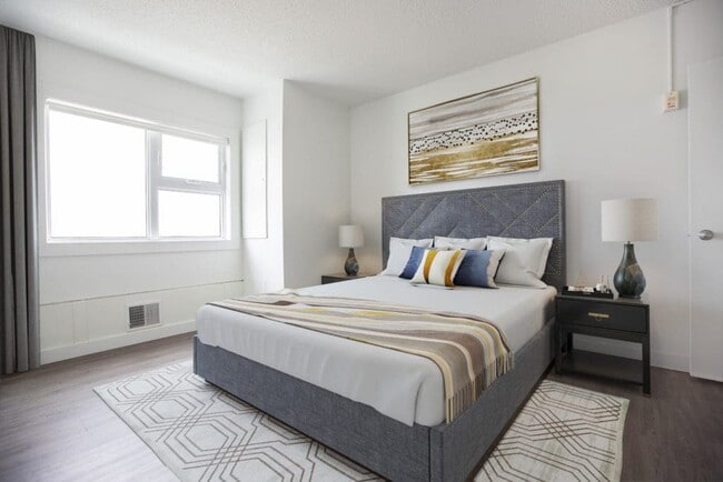 Photo - Hillsboro House