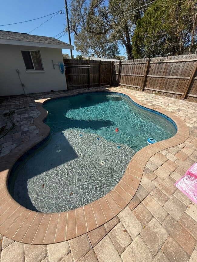 Photo - 1388 Rose St