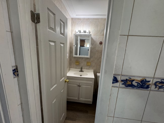 Photo - 30 Pergola Ave Unidad B1A1