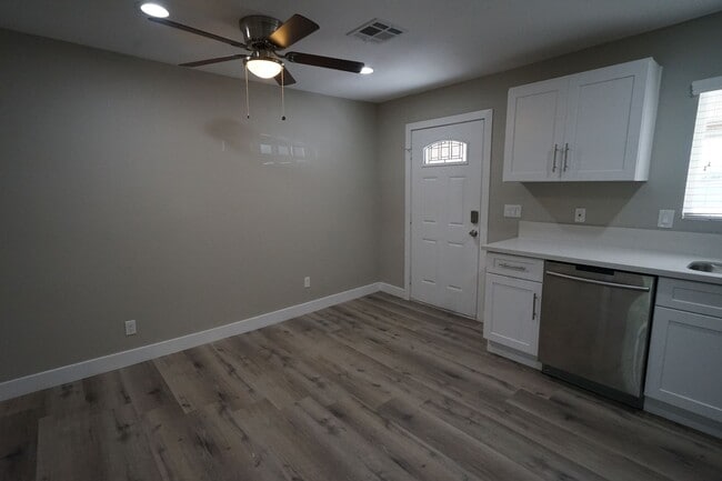 Photo - 1175 S Mojave Rd Unit #3