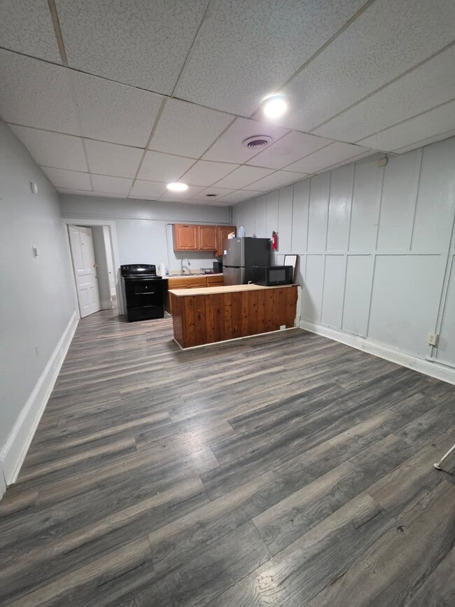 Photo - 72 Lincoln Way W