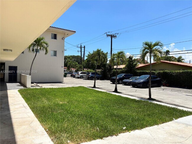 Photo - 1014 Salzedo St Unit 103