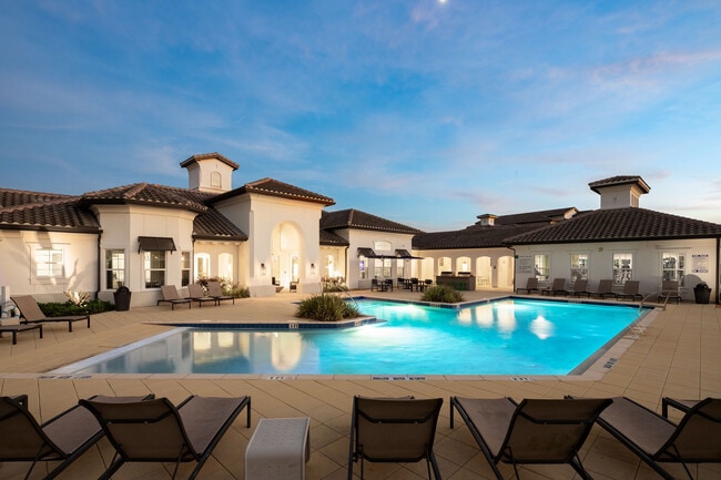 Photo - Shadetree Apartments