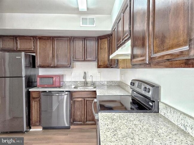 Building Photo - 4570 Conwell Dr