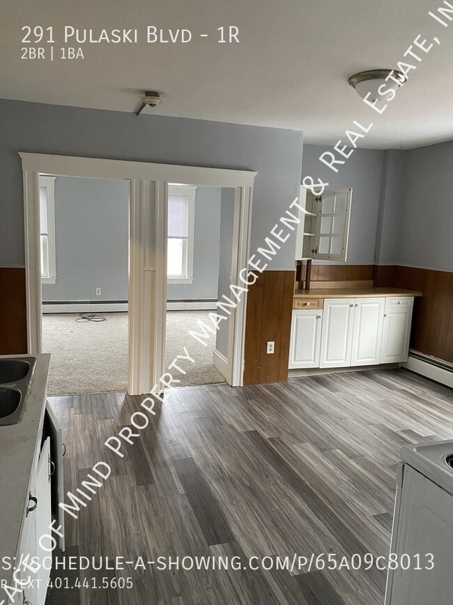 Building Photo - 291 Pulaski Blvd Unit 1R