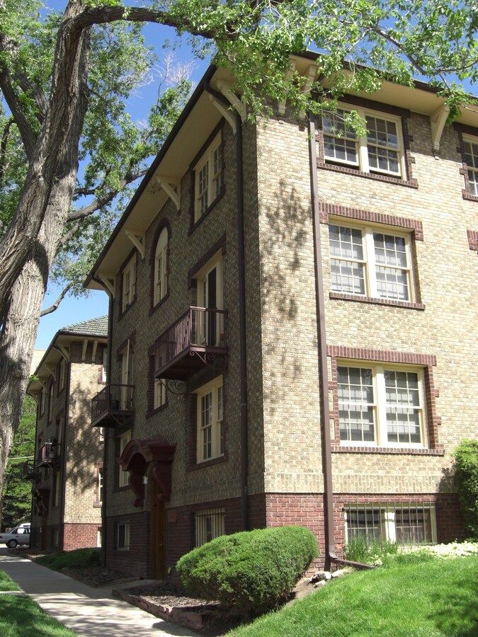 The Arlington Apartments - The Arlington Apartments