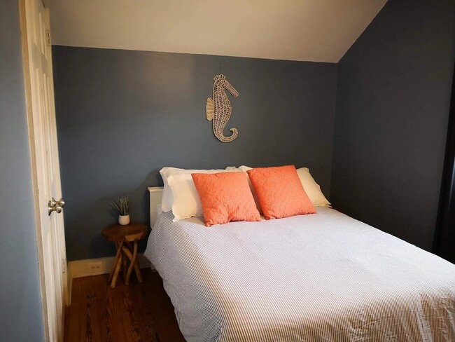 Photo - 68 W Narragansett Ave