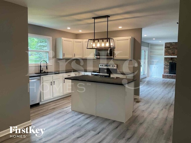 Photo - 816 Broadview Dr