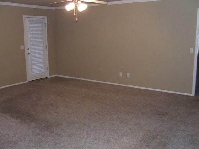 Photo - 1104 Fox Hollow Ave