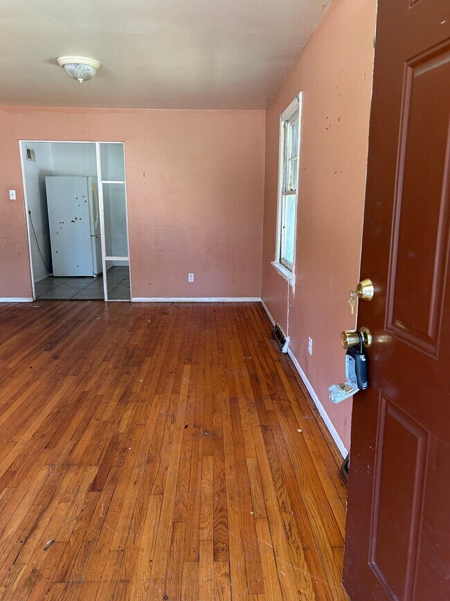 Photo - 6998 Edison Ave