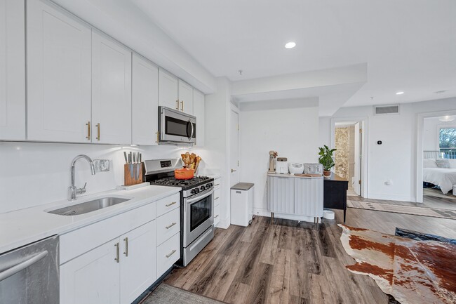 Photo - 1300 Park Rd NW