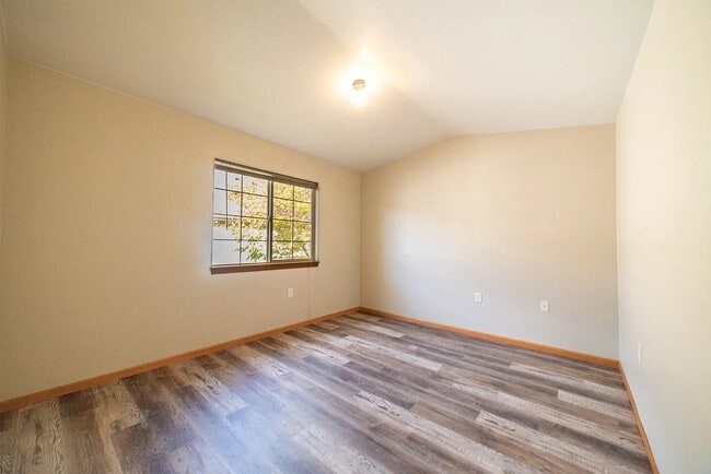 Photo - 1221 University Ave Unidad F302