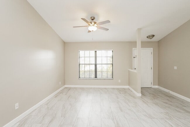 Photo - 2767 Muscatello St