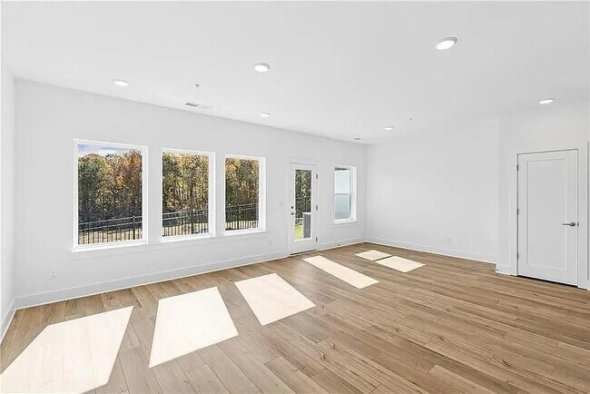 Photo - 158 Redbud Rd