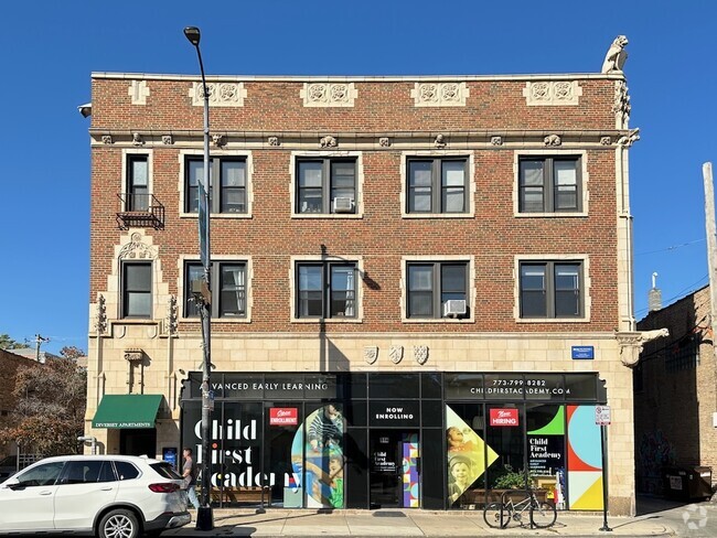 Building Photo - 821 W Diversey Pkwy Unit 6Y Rental