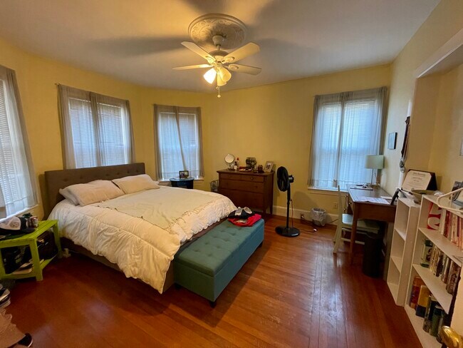 Photo - 112 College Ave Unidad 1##