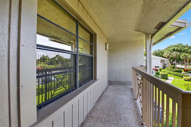 Photo - 21 Eastgate Dr Unit D