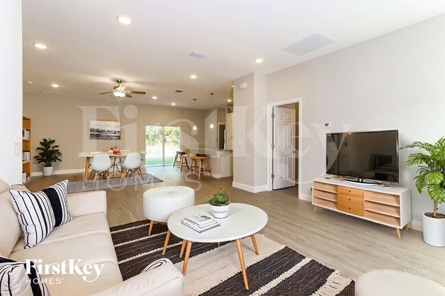 Photo - 459 4 Winds St SW