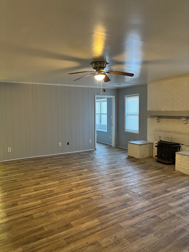 Photo - 330 E Missouri St