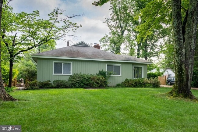 Photo - 2031 Hillside Dr