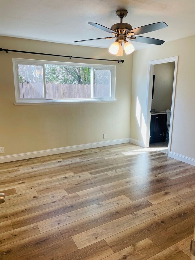 7417 Tierra Way