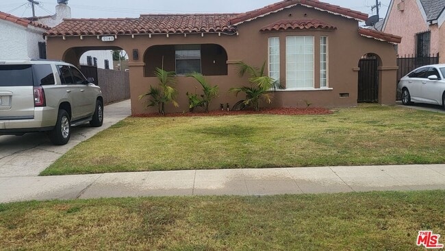Photo - 2140 W 83rd St Casa
