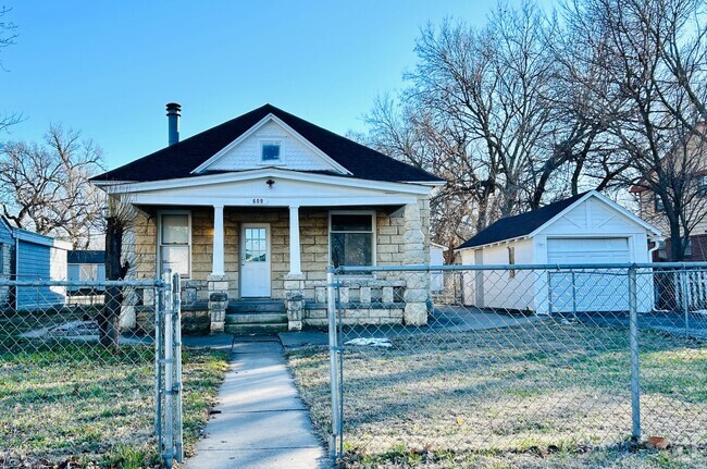 Building Photo - Single Family Home with Bonus Room & Loft!