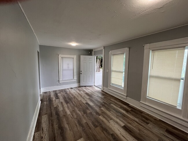 Photo - 1648 W 36th St