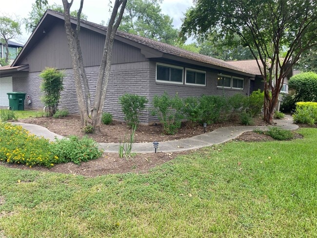 Photo - 9614 Greenwillow Dr