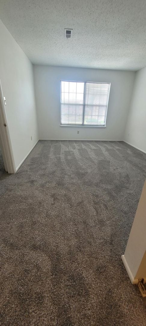 Photo - Great condo in Newpoint Condominiums