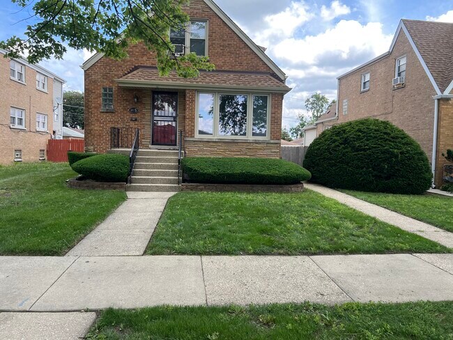 Building Photo - 1125 Bohland Ave Unit 1