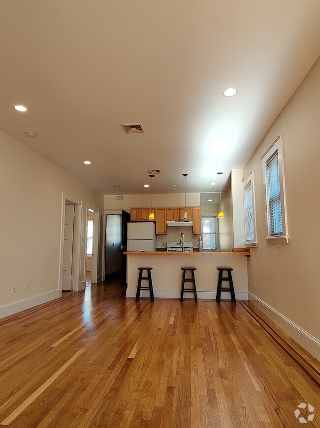 Building Photo - 86 Easton St Unit 3 Rental