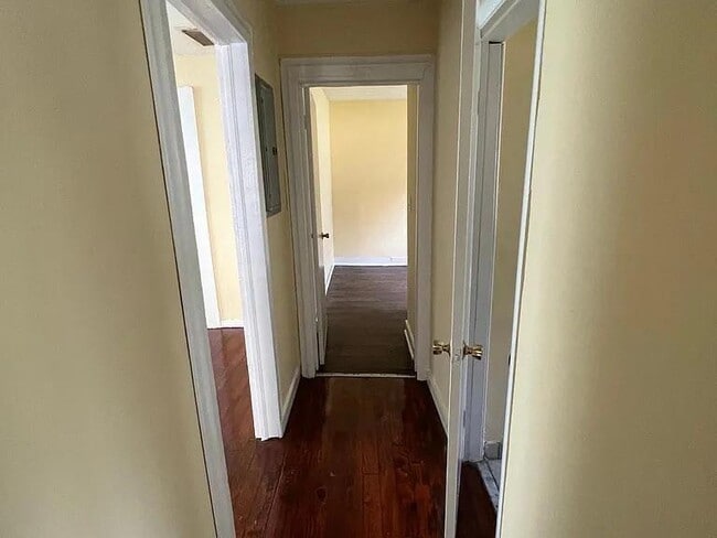 Photo - 1362 W 25th St